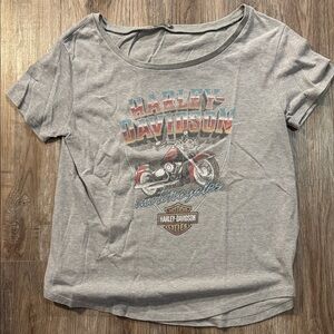 Harley-Davidson Santa Fe Gray Tee with Colorful Motorcycle Design